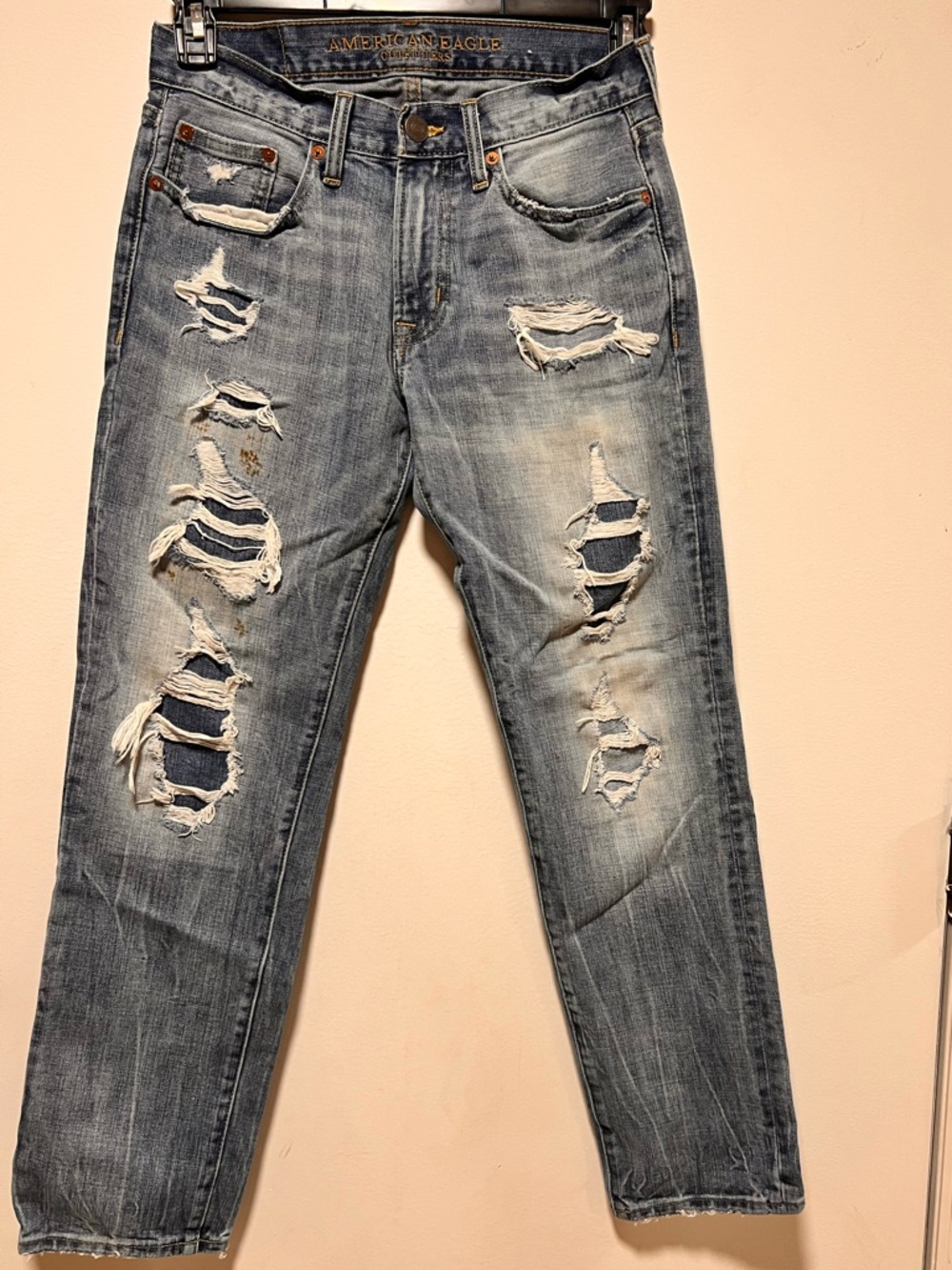 American Eagle Distressed jeans straight leg